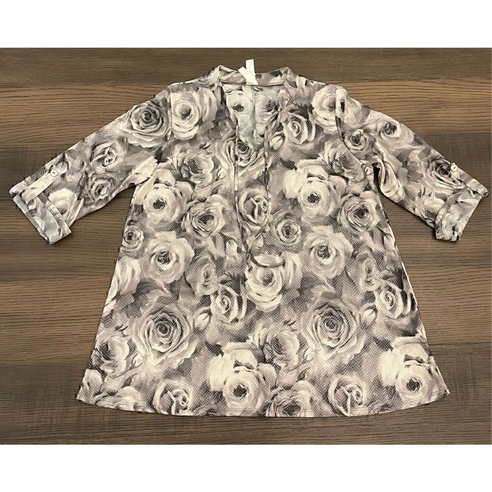 Honeyme GABBY FLORAL PRINT 3/4 SLEEVE TOP - CHARCOAL GREY